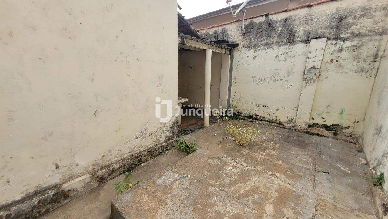 Casa para alugar, 3 quartos, 2 vagas, no bairro Vila Independência em Piracicaba - SP
