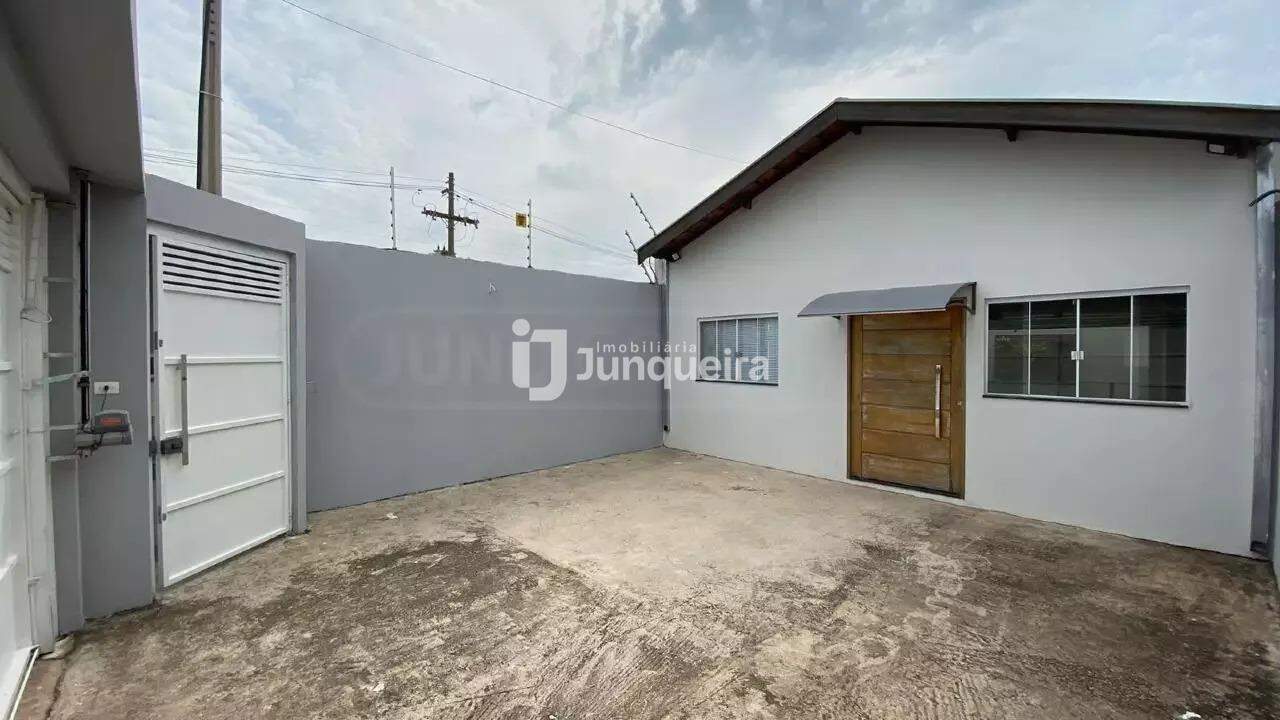 Casa para alugar, 2 quartos, 2 vagas, no bairro Jardim dos Manacás em Piracicaba - SP