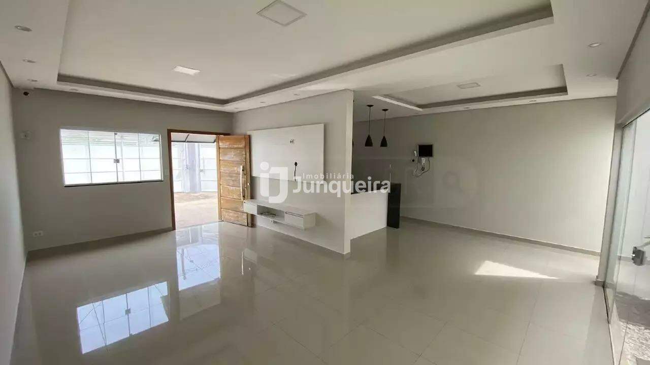 Casa para alugar, 2 quartos, 2 vagas, no bairro Jardim dos Manacás em Piracicaba - SP