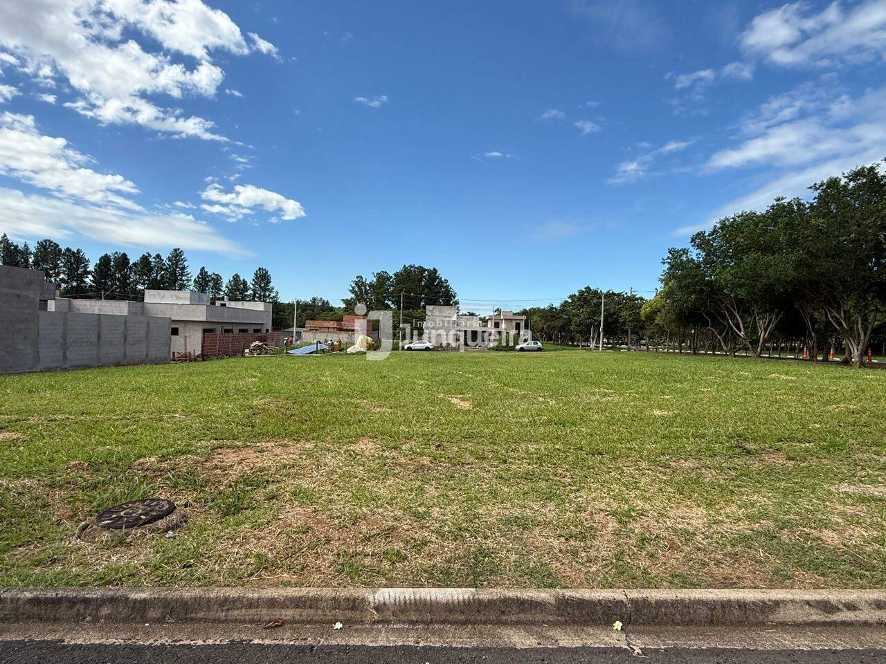 Terreno em Condomínio à venda no Quinta do Engenho, no bairro Residencial Quinta do Engenho em Rio das Pedras - SP