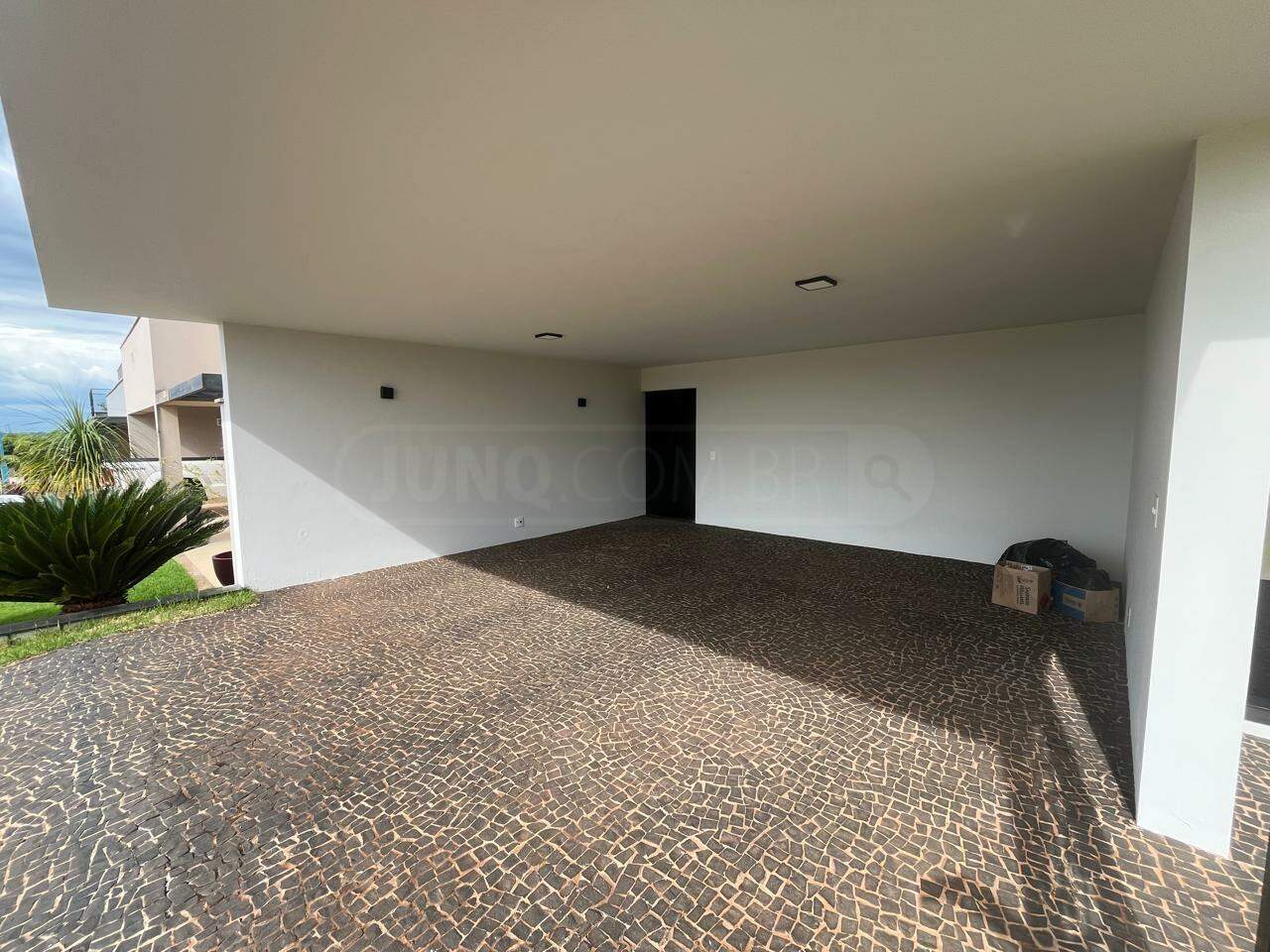 Casa em Condomínio para alugar no Vivendas de Java, 3 quartos, sendo 1 suíte, 4 vagas, no bairro Residencial Doutor Raul Coury em Rio das Pedras - SP