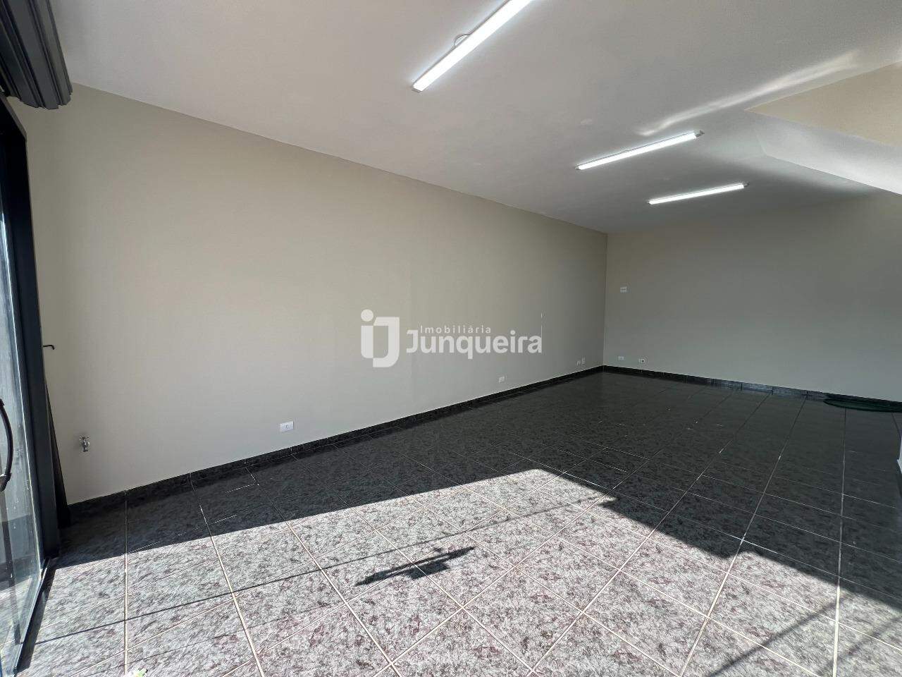 Foto 2 de Salão comercial para Alugar com 50,00 m² no Bairro Jardim Monumento.