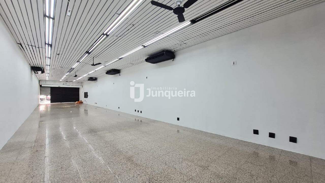 Salão para alugar, no bairro Centro em Piracicaba - SP