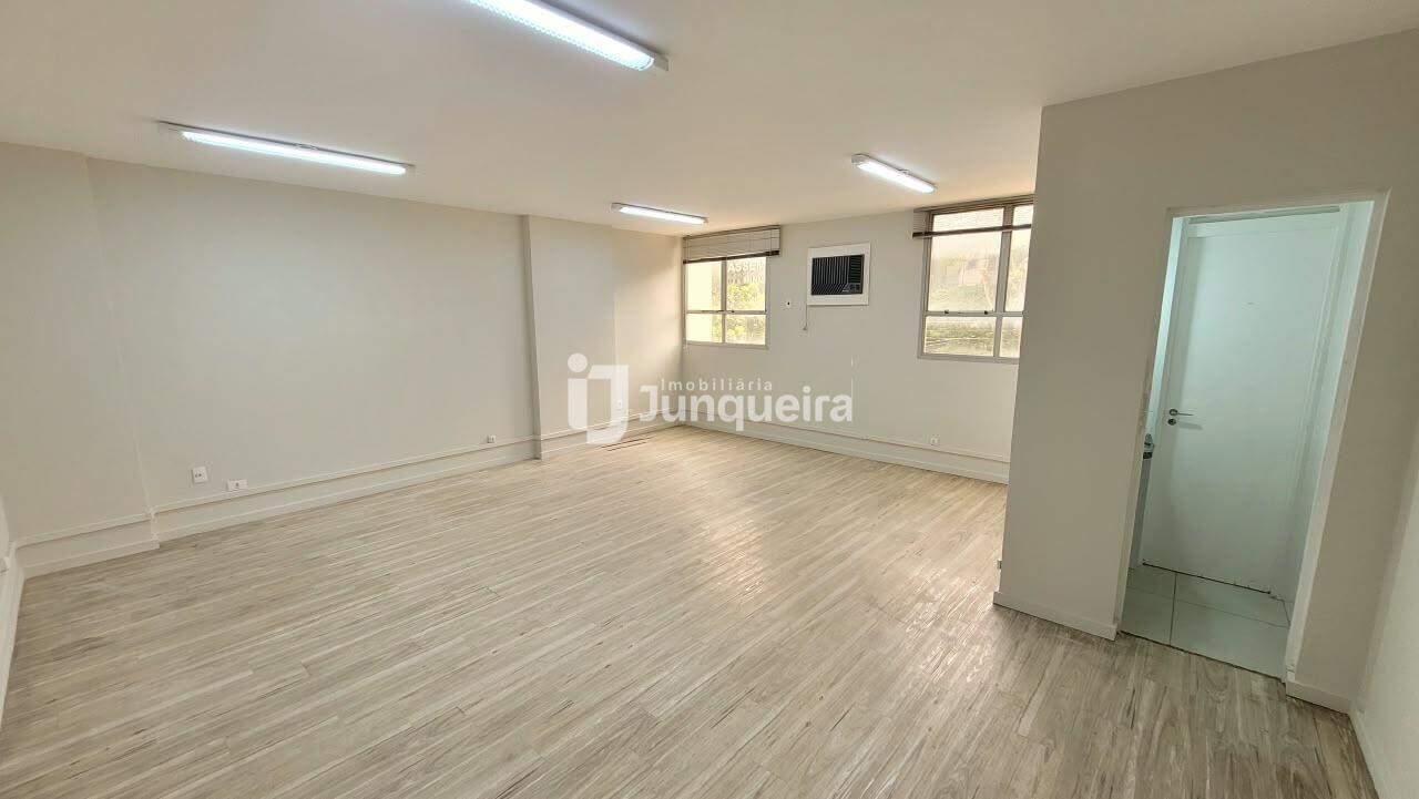 Sala Comercial para alugar, 2 vagas, no bairro Cidade Alta em Piracicaba - SP