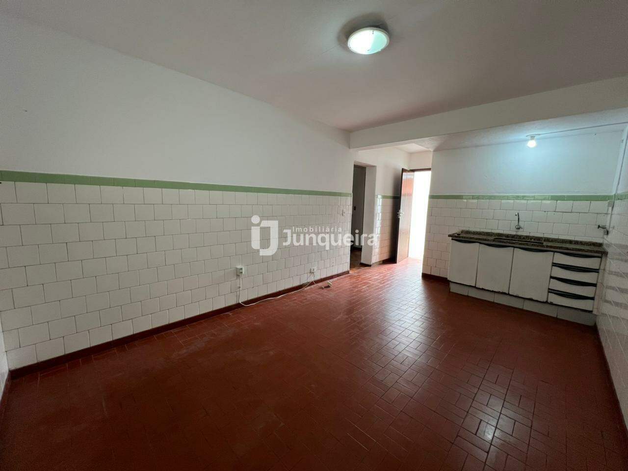 Casa para alugar, 4 quartos, 1 vaga, no bairro Areião em Piracicaba - SP