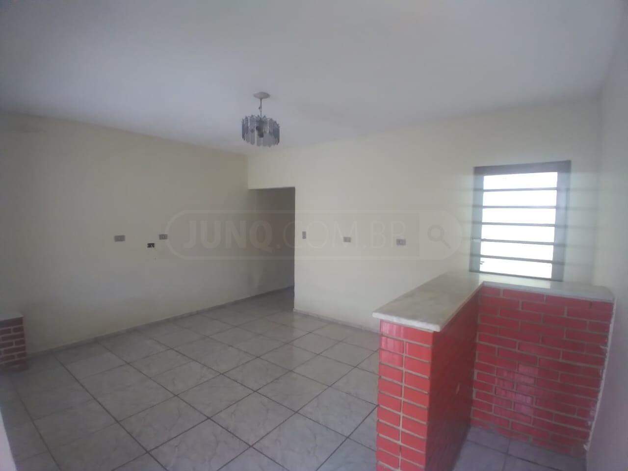 Casa para alugar, 2 quartos, 1 vaga, no bairro Dois Córregos em Piracicaba - SP