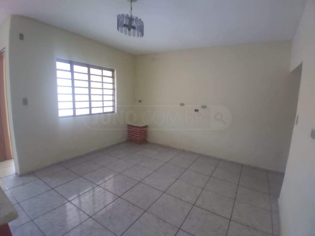 Casa para alugar, 2 quartos, 1 vaga, no bairro Dois Córregos em Piracicaba - SP