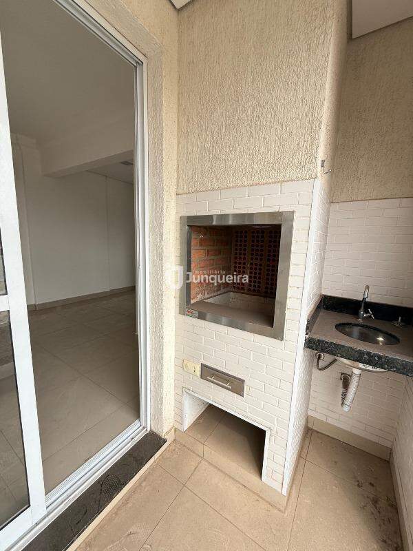 Apartamento à venda no Edifício Charlotte, 1 quarto, 1 vaga, no bairro São Dimas em Piracicaba - SP