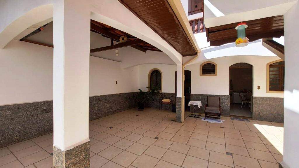 Casa à venda, 3 quartos, sendo 2 suítes, no bairro Paulicéia em Piracicaba - SP