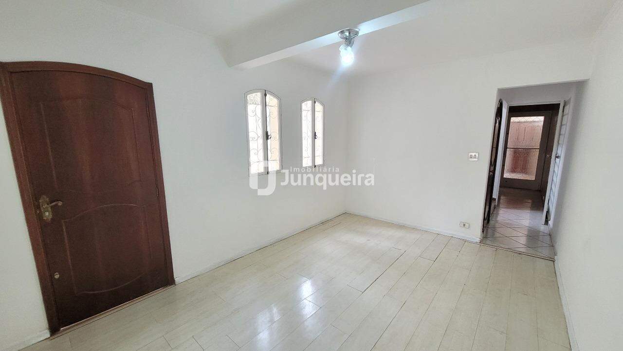 Casa para alugar, 1 quarto, sendo 2 suítes, 2 vagas, no bairro Centro em Piracicaba - SP