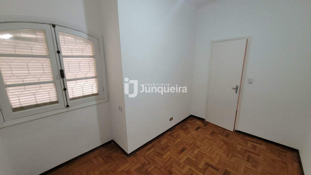 Casa para alugar, 1 quarto, sendo 2 suítes, 2 vagas, no bairro Centro em Piracicaba - SP