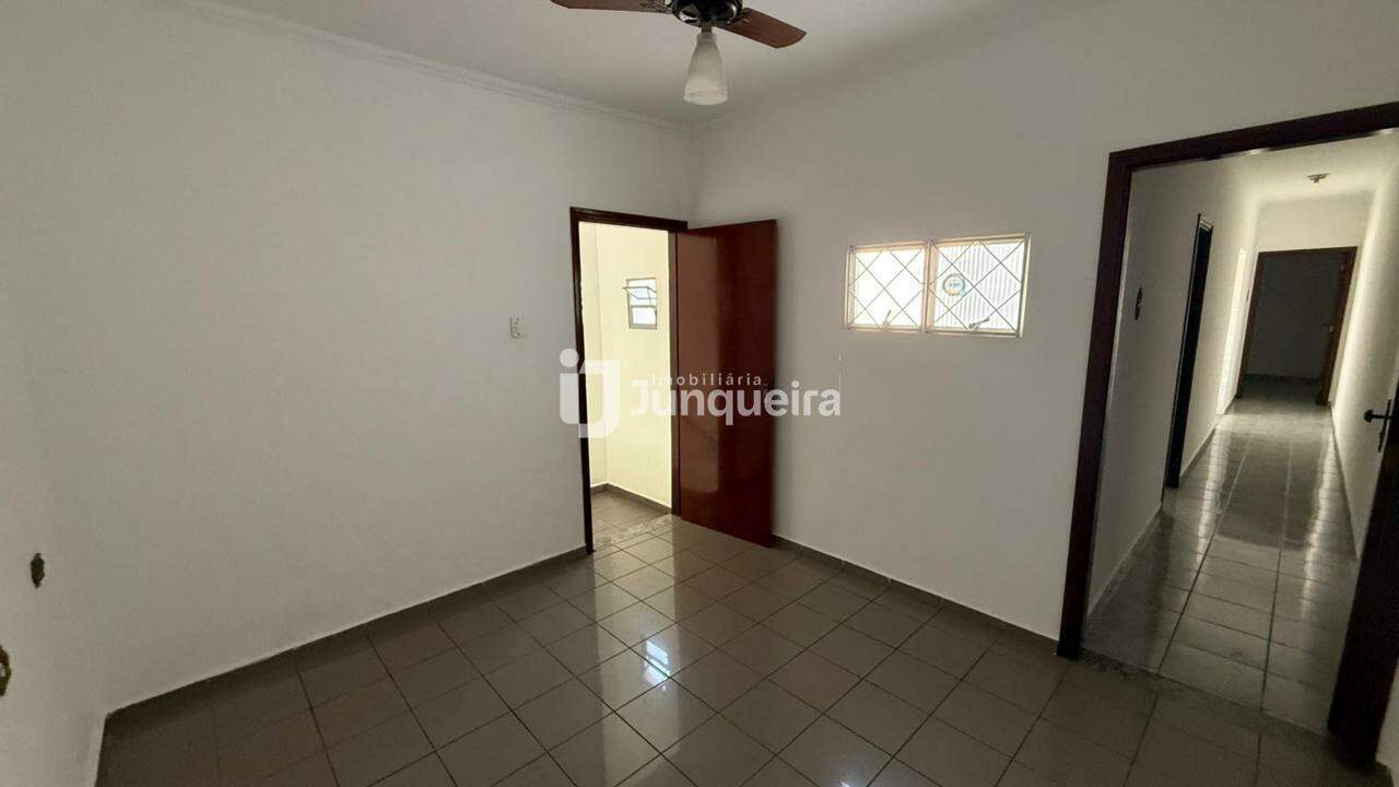 Casa para alugar, 2 quartos, 1 vaga, no bairro Vila Industrial em Piracicaba - SP