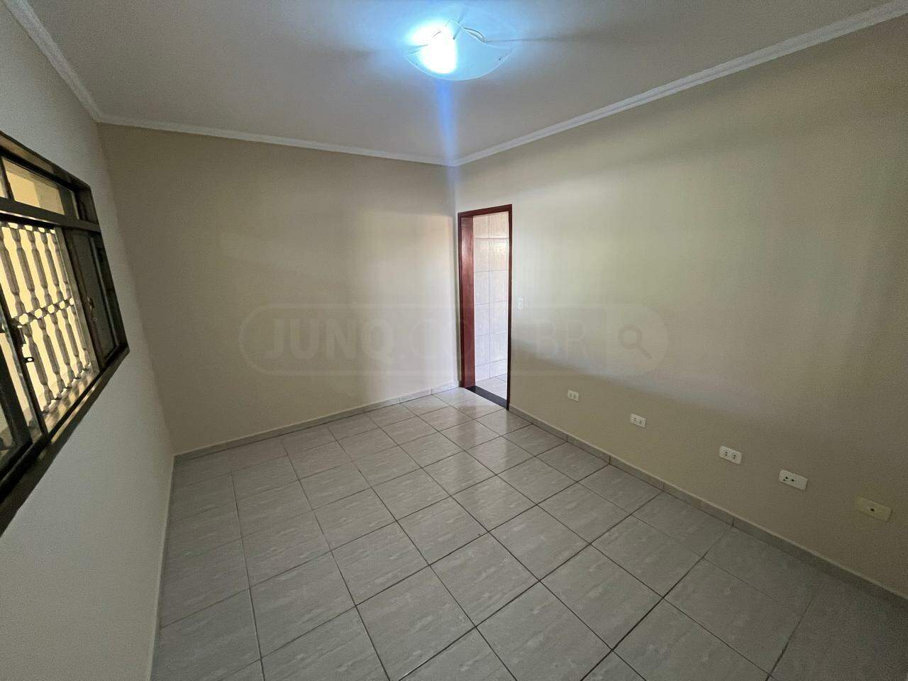 Casa para alugar, 2 quartos, sendo 1 suíte, 2 vagas, no bairro Santa Maria II em Rio das Pedras - SP
