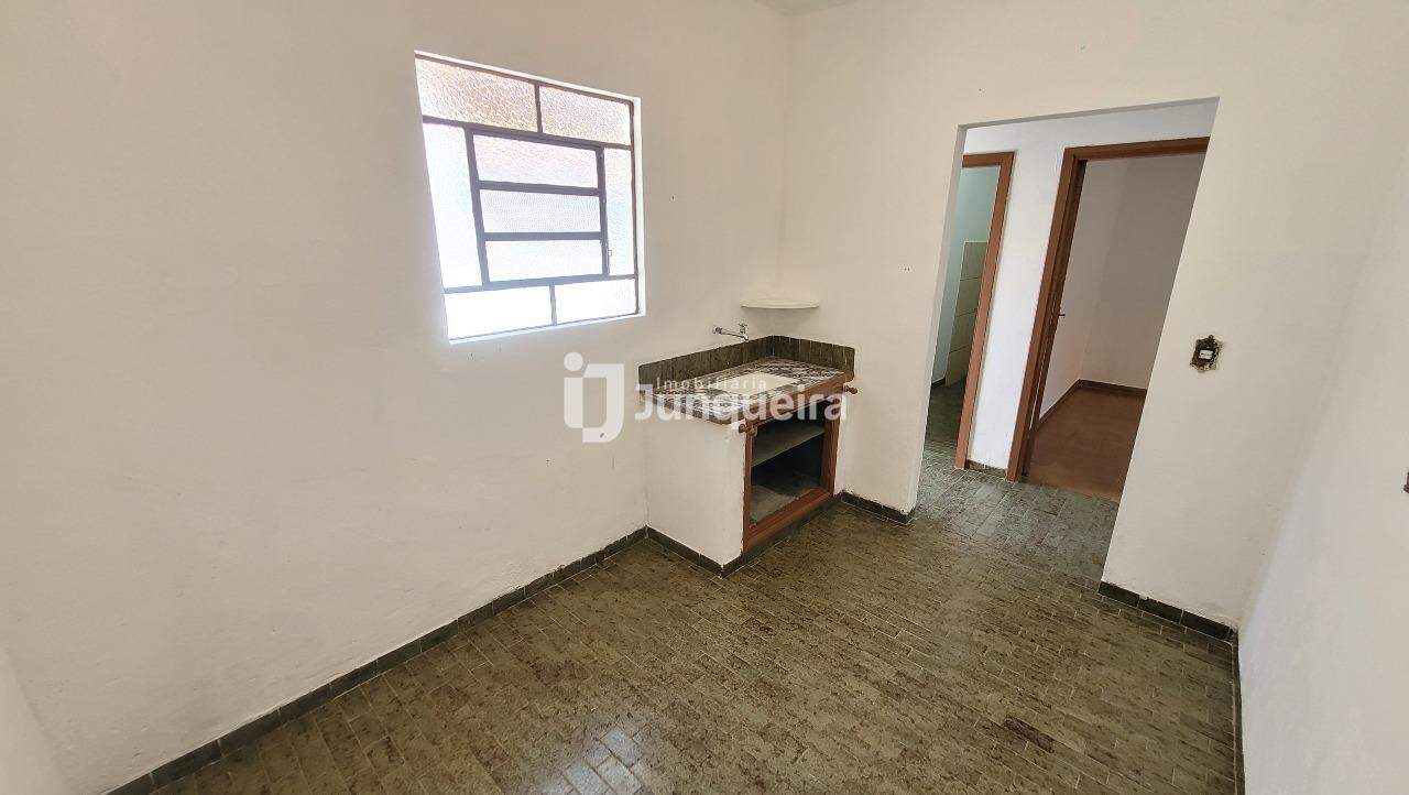 Casa para alugar, 1 quarto, no bairro Paulicéia em Piracicaba - SP