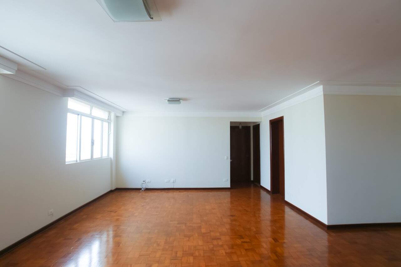Apartamento à venda no Pedro Ometto, 3 quartos, sendo 1 suíte, 1 vaga, no bairro Centro em Piracicaba - SP