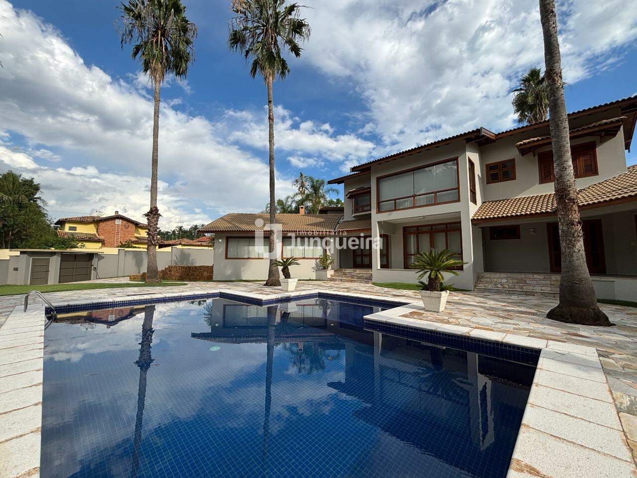 Casa em Condomínio à venda no Colinas do Piracicaba , 4 quartos, sendo 3 suítes, 4 vagas, no bairro Colinas do Piracicaba Artemis em Piracicaba - SP