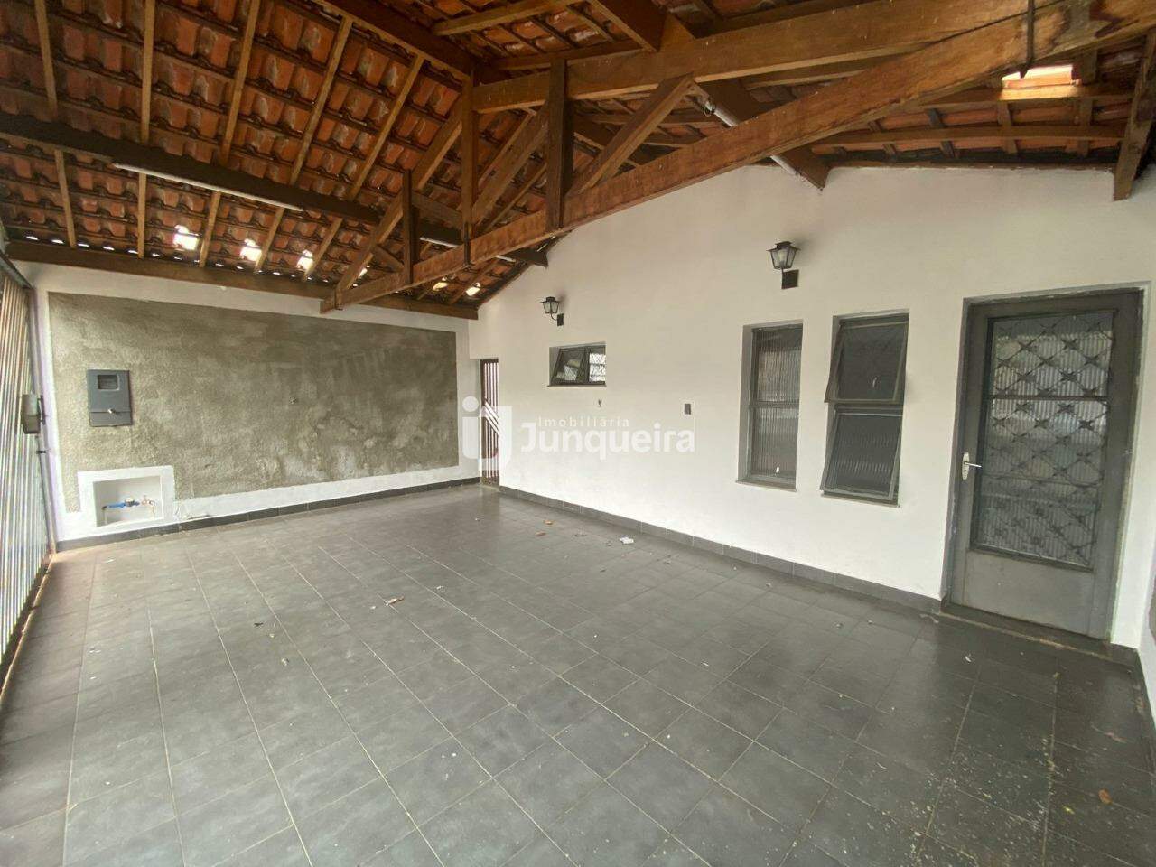Casa à venda, 2 quartos, 2 vagas, no bairro Vila Independência em Piracicaba - SP