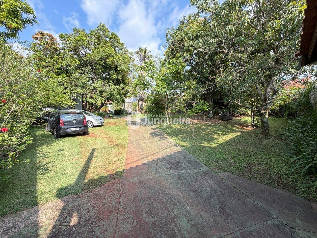 Chácara à venda, 3 quartos, sendo 1 suíte, no bairro Estância Lago Azul (Ártemis) em Piracicaba - SP