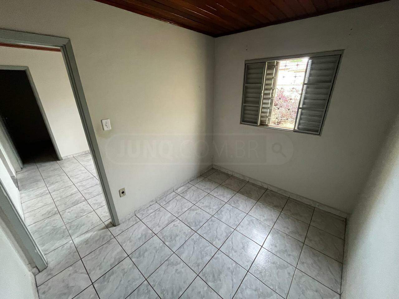 Casa para alugar, 4 quartos, sendo 2 suítes, 2 vagas, no bairro Vila Kennedy em Rio das Pedras - SP
