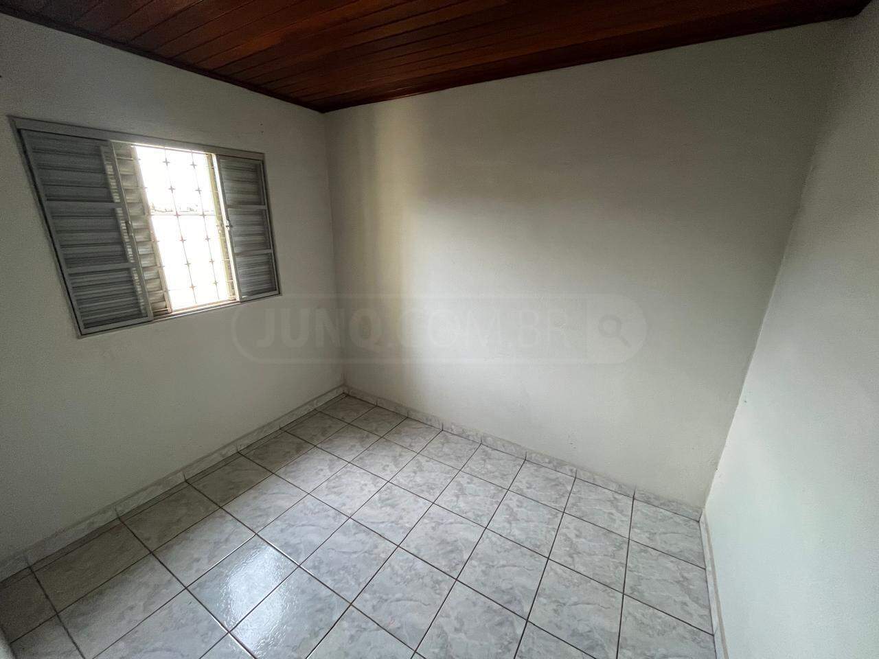 Casa para alugar, 4 quartos, sendo 2 suítes, 2 vagas, no bairro Vila Kennedy em Rio das Pedras - SP