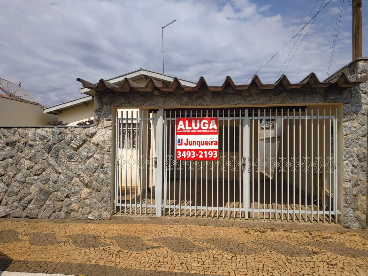 Casa para alugar, 4 quartos, 2 vagas, no bairro Vila Kennedy em Rio das Pedras - SP