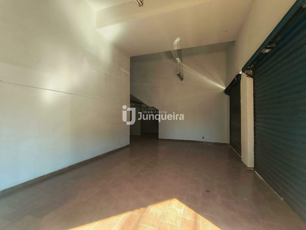 Salão para alugar, no bairro Cidade Alta em Piracicaba - SP