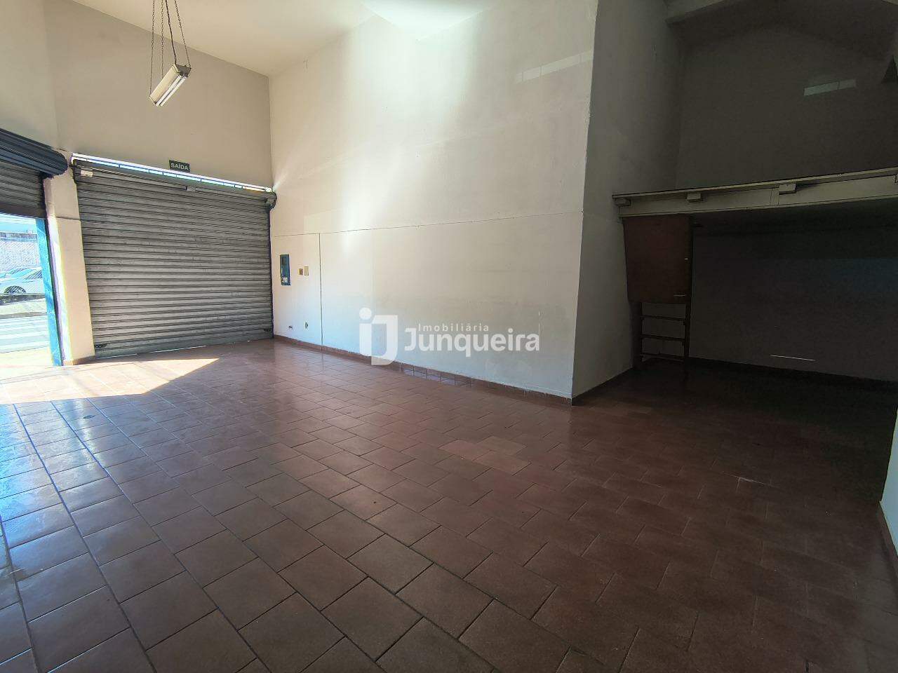 Salão para alugar, no bairro Cidade Alta em Piracicaba - SP