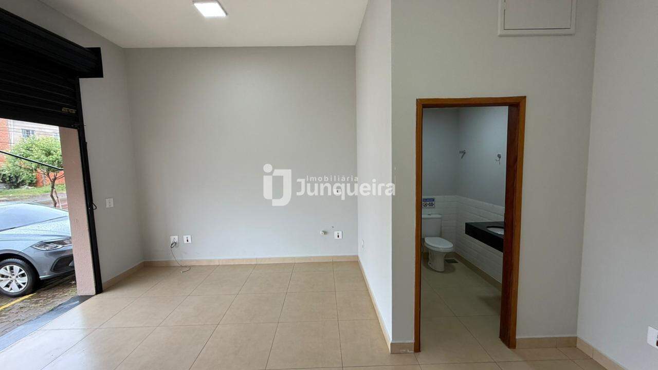 Salão para alugar, 2 vagas, no bairro Vila Industrial em Piracicaba - SP
