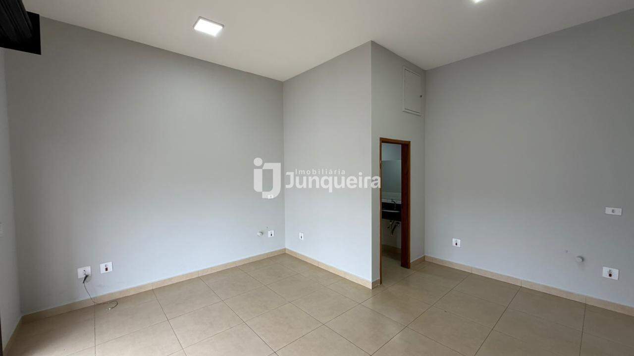 Salão para alugar, 2 vagas, no bairro Vila Industrial em Piracicaba - SP