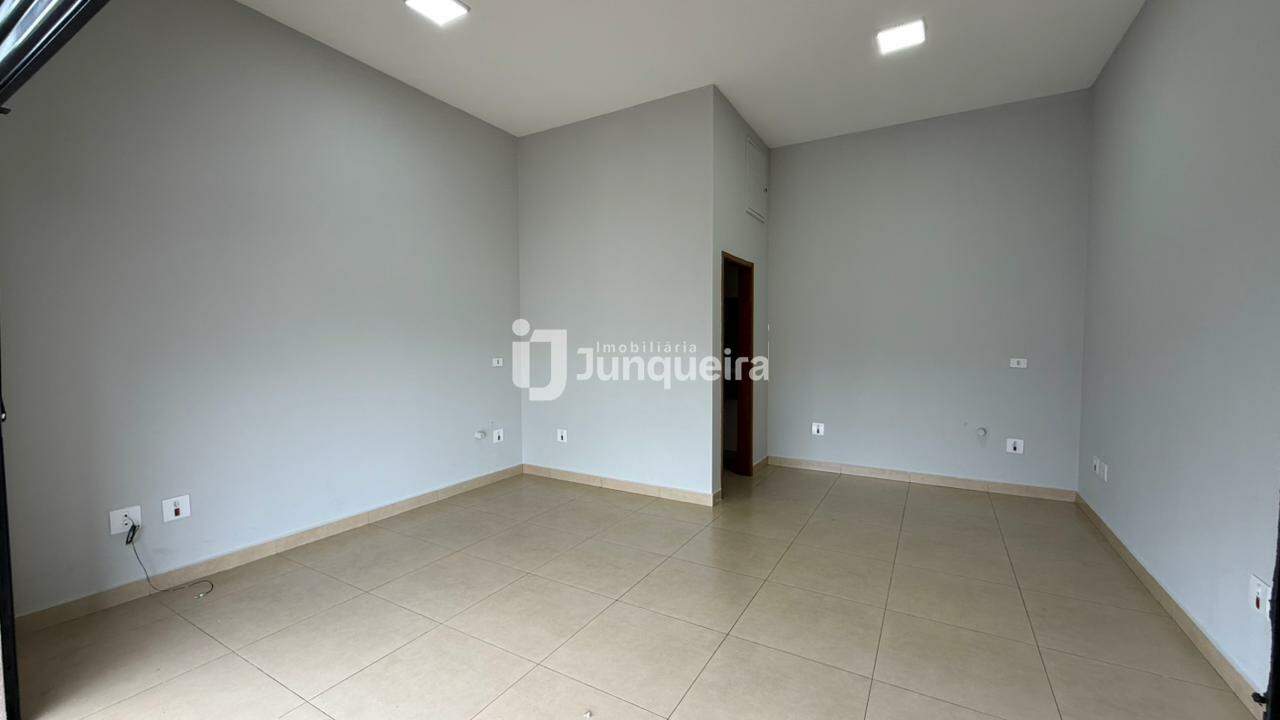 Salão para alugar, 2 vagas, no bairro Vila Industrial em Piracicaba - SP