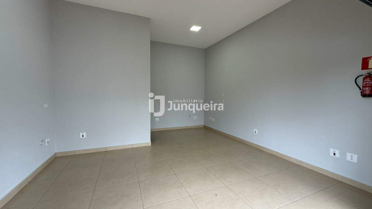 Salão para alugar, 2 vagas, no bairro Vila Industrial em Piracicaba - SP
