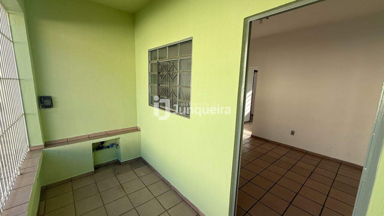 Casa para alugar, 2 quartos, no bairro Cidade Alta em Piracicaba - SP