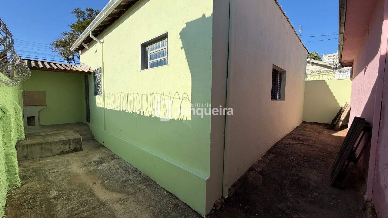 Casa para alugar, 2 quartos, no bairro Cidade Alta em Piracicaba - SP