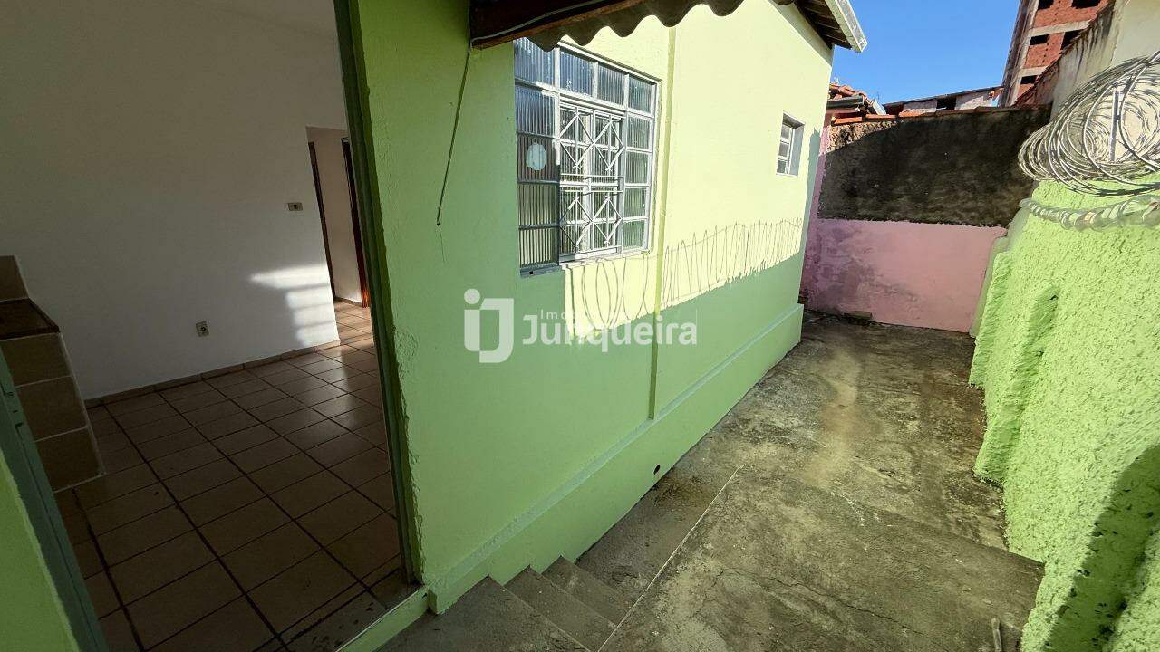 Casa para alugar, 2 quartos, no bairro Cidade Alta em Piracicaba - SP