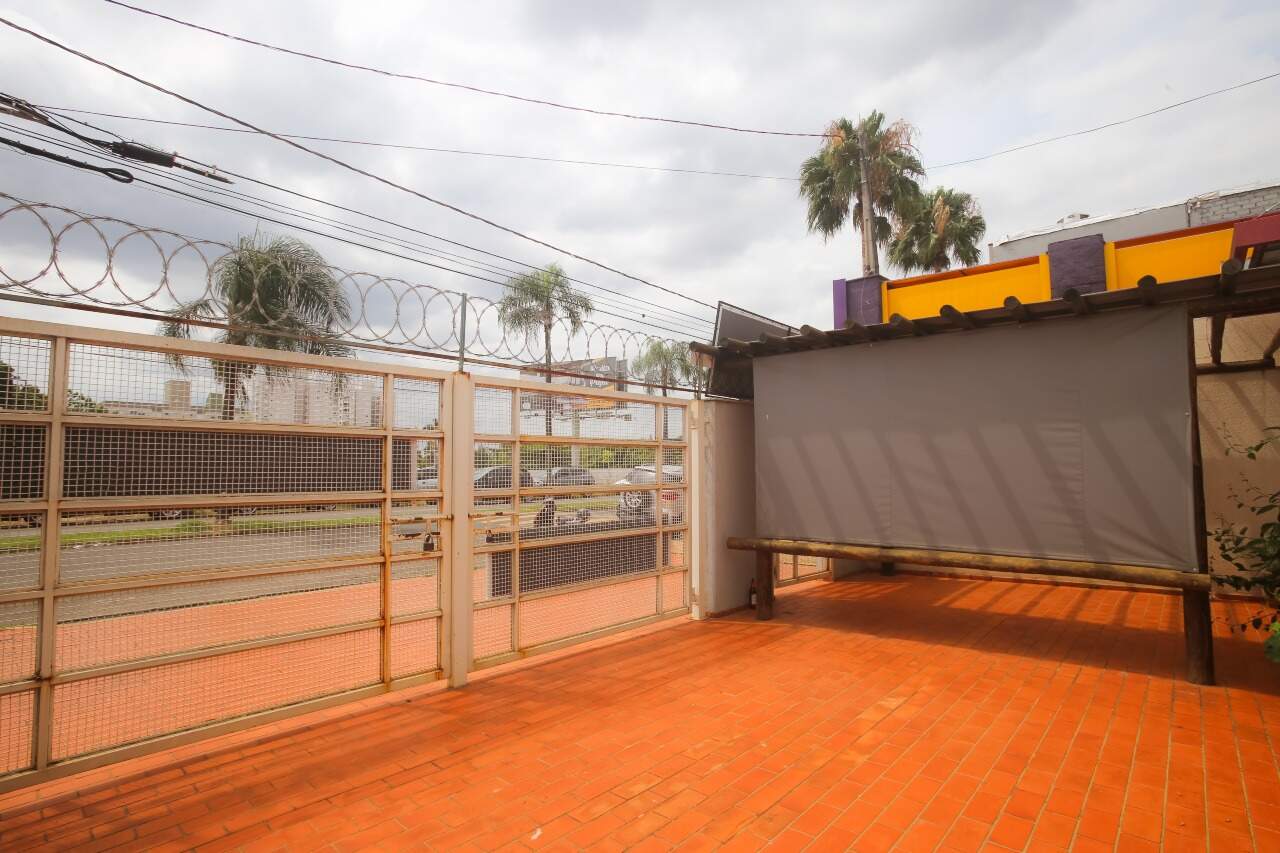 Salão para alugar, 7 quartos, sendo 7 suítes, 2 vagas, no bairro São Dimas em Piracicaba - SP