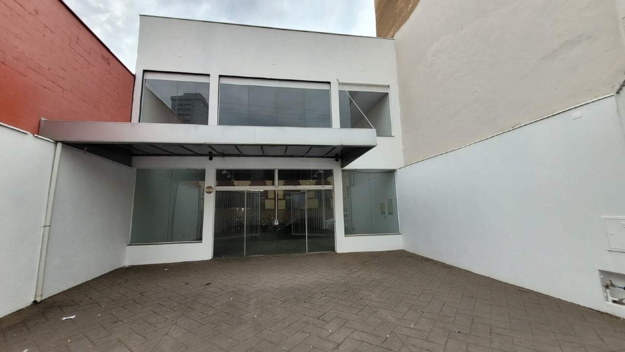 Salão para alugar, 3 vagas, no bairro Centro em Piracicaba - SP