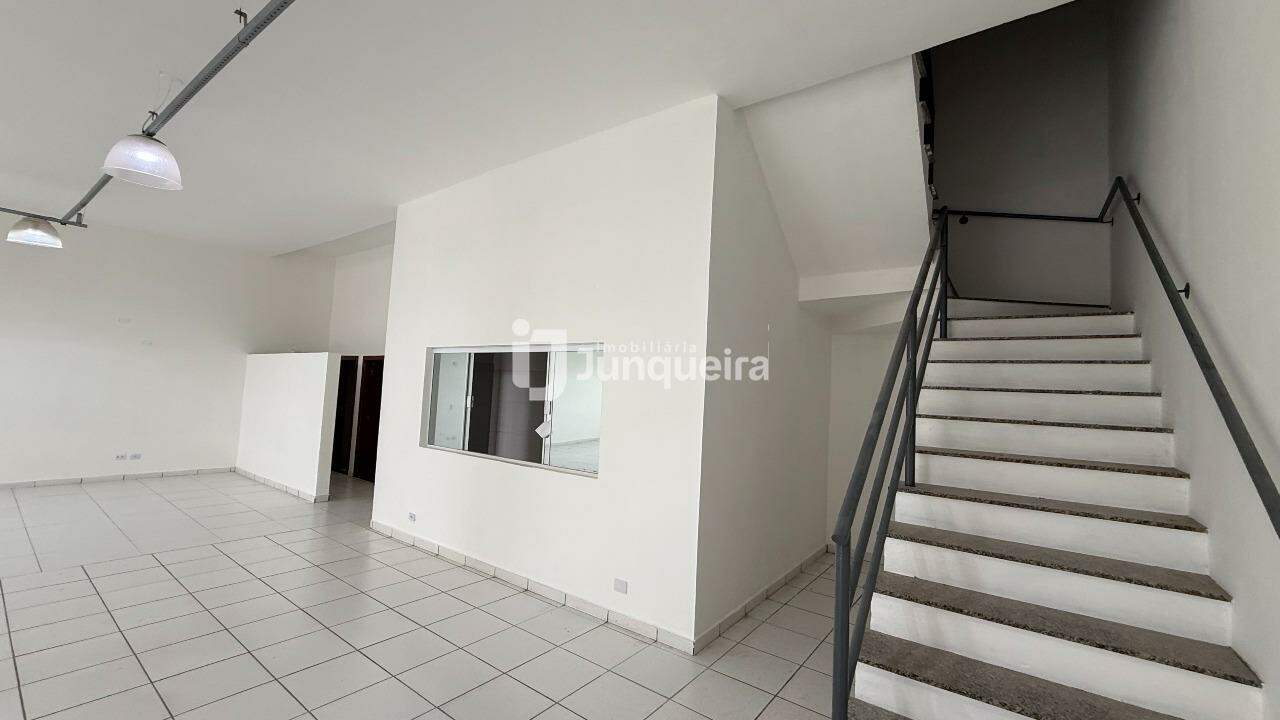 Salão para alugar, no bairro Santa Terezinha em Piracicaba - SP