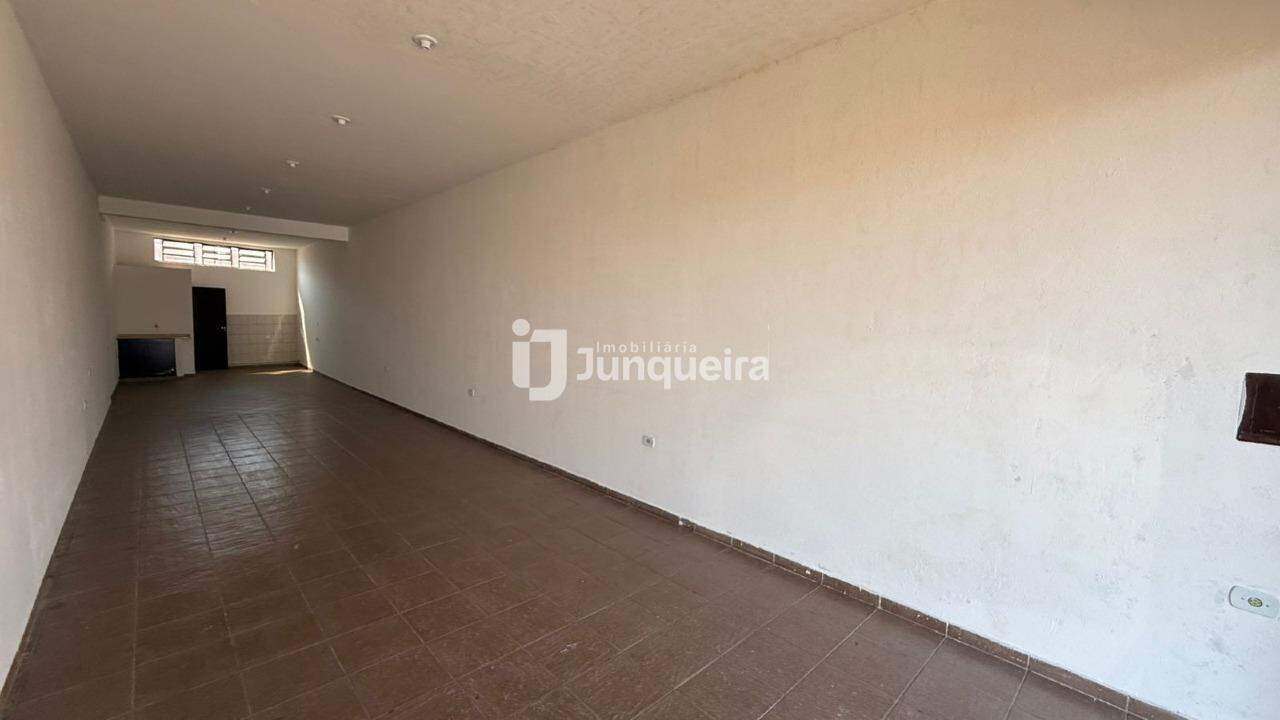 Salão para alugar, no bairro Vila Industrial em Piracicaba - SP