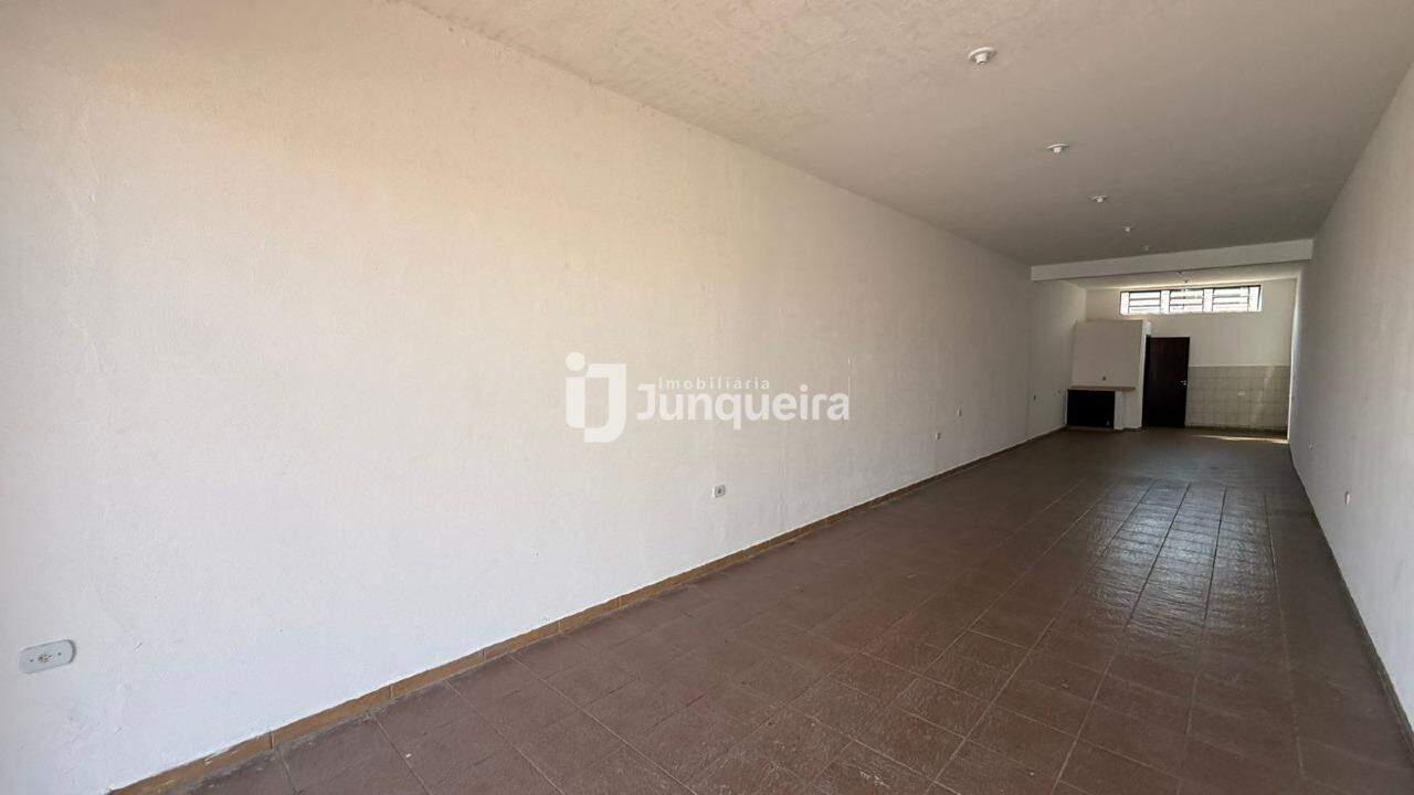 Salão para alugar, no bairro Vila Industrial em Piracicaba - SP