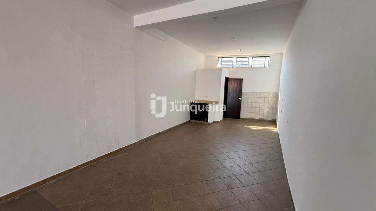 Salão para alugar, no bairro Vila Industrial em Piracicaba - SP