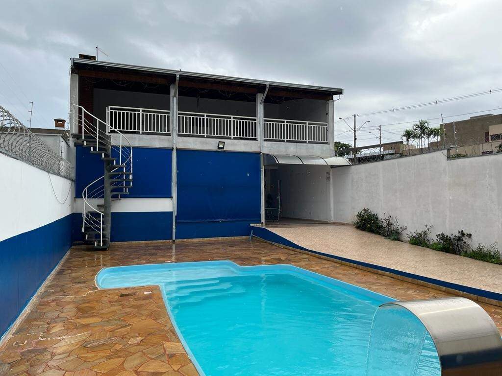 Casa para alugar, 2 quartos, 4 vagas, no bairro Santa Terezinha em Piracicaba - SP