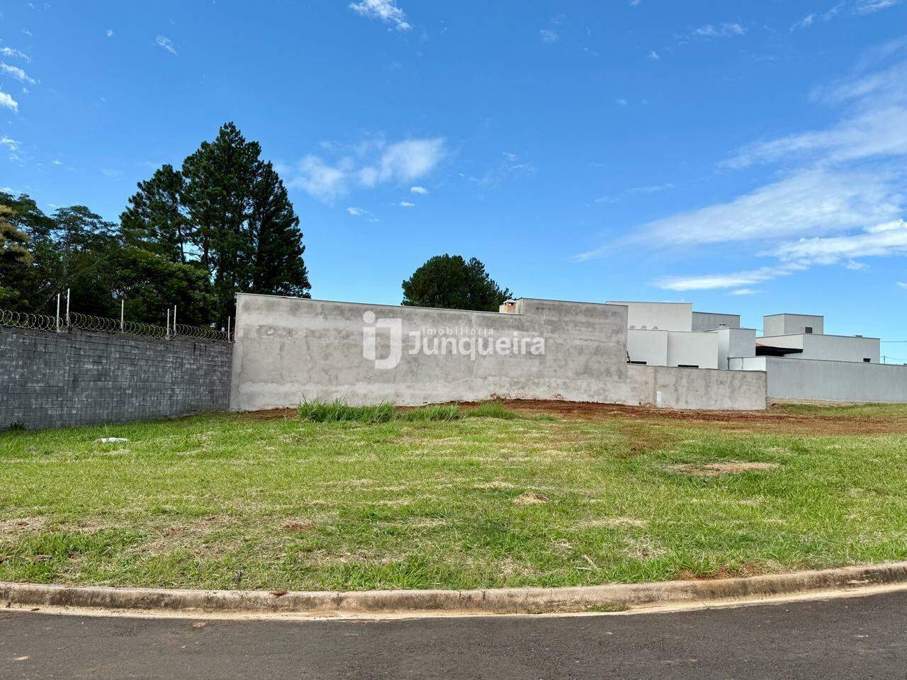 Terreno em Condomínio à venda no Quinta do Engenho, no bairro Residencial Quinta do Engenho em Rio das Pedras - SP