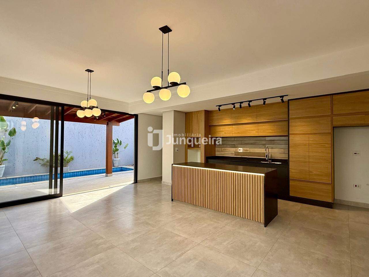 Casa em Condomínio à venda no Reserva do Engenho , 4 quartos, sendo 3 suítes, 4 vagas, no bairro Reserva do Engenho em Piracicaba - SP