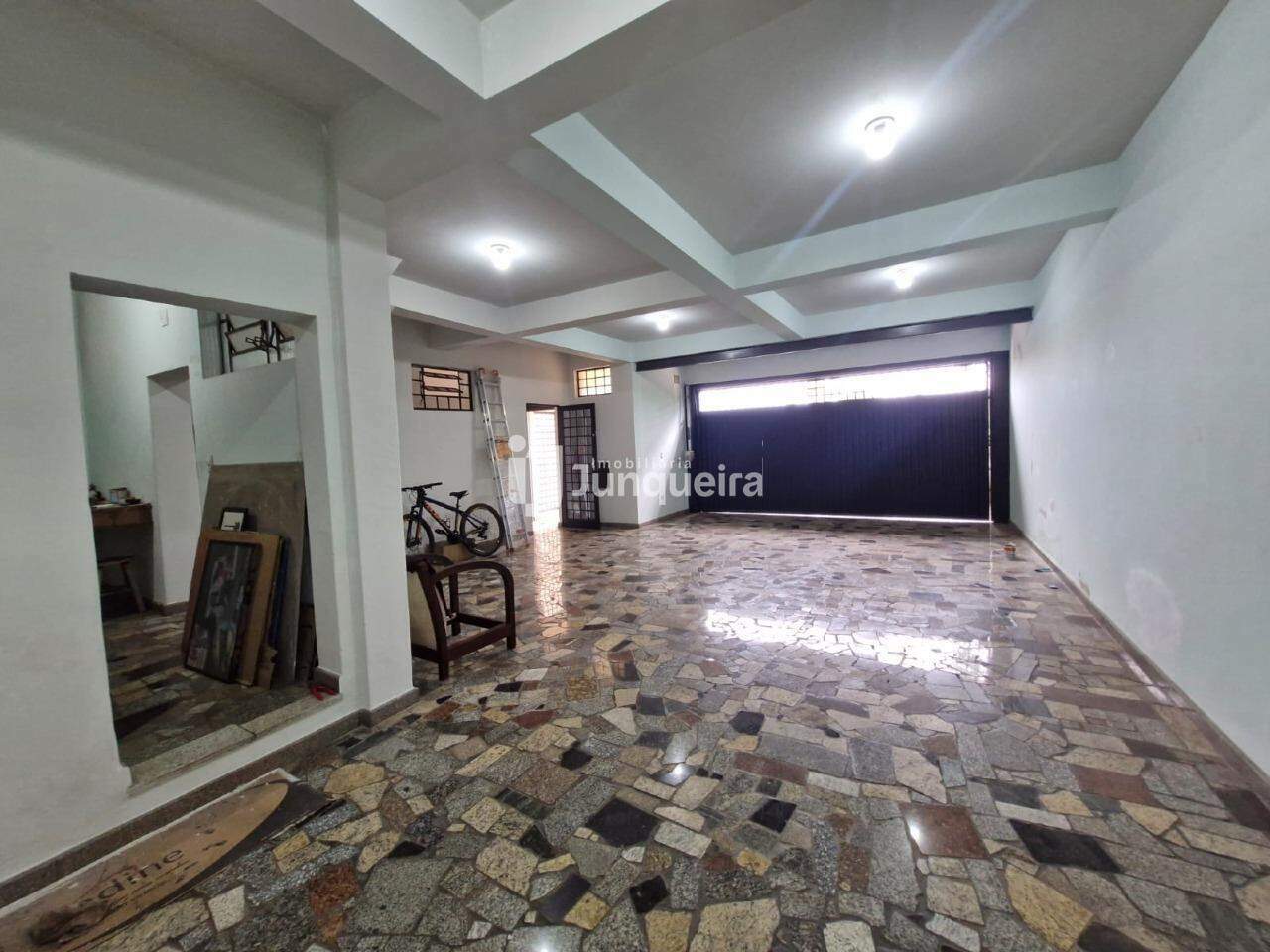 Casa à venda, 3 quartos, sendo 1 suíte, 3 vagas, no bairro Centro em Piracicaba - SP