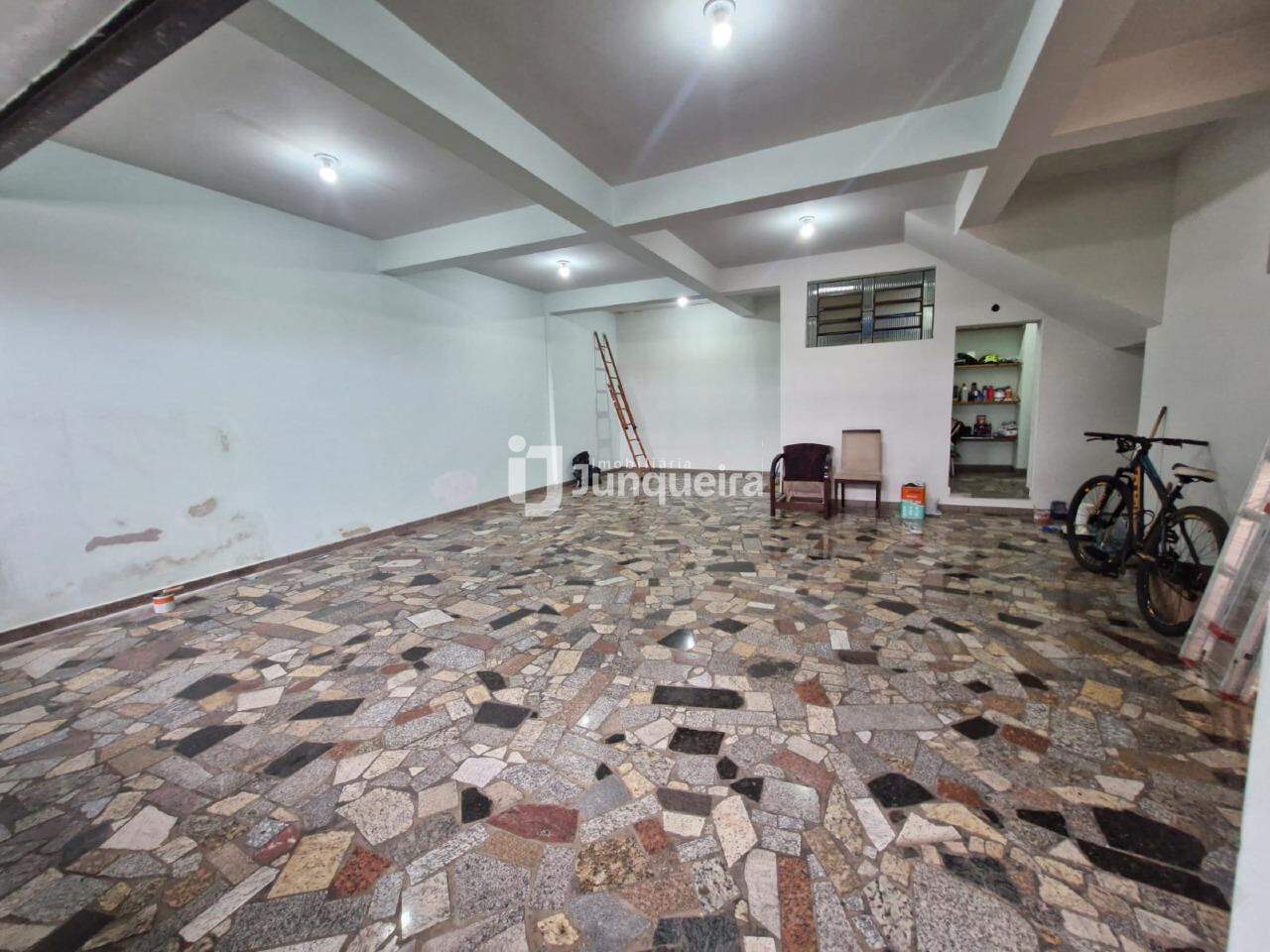 Casa à venda, 3 quartos, sendo 1 suíte, 3 vagas, no bairro Centro em Piracicaba - SP