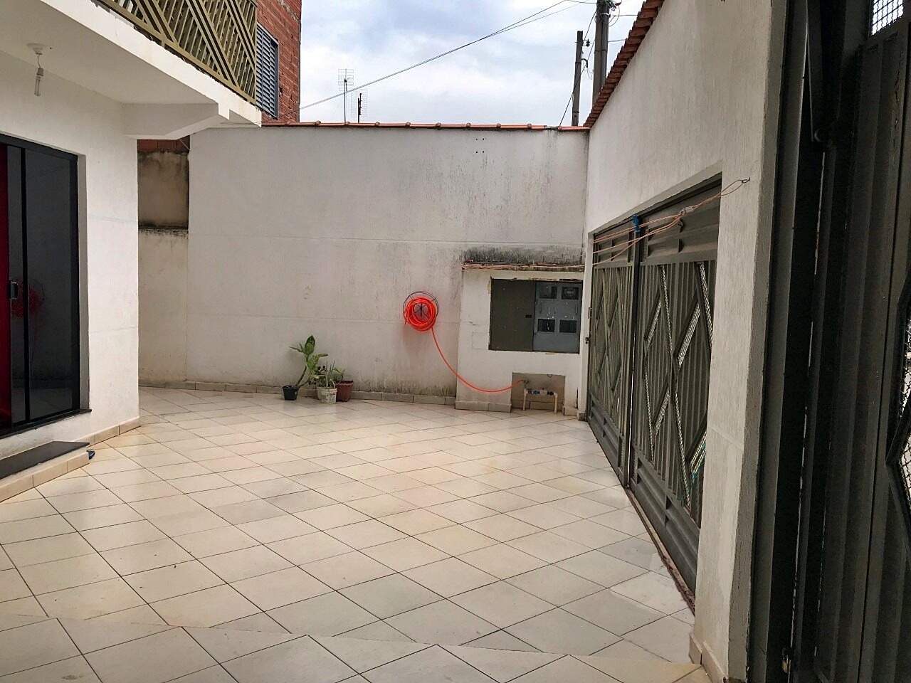Casa à venda, 9 quartos, sendo 2 suítes, 3 vagas, no bairro Santa Rosa em Piracicaba - SP