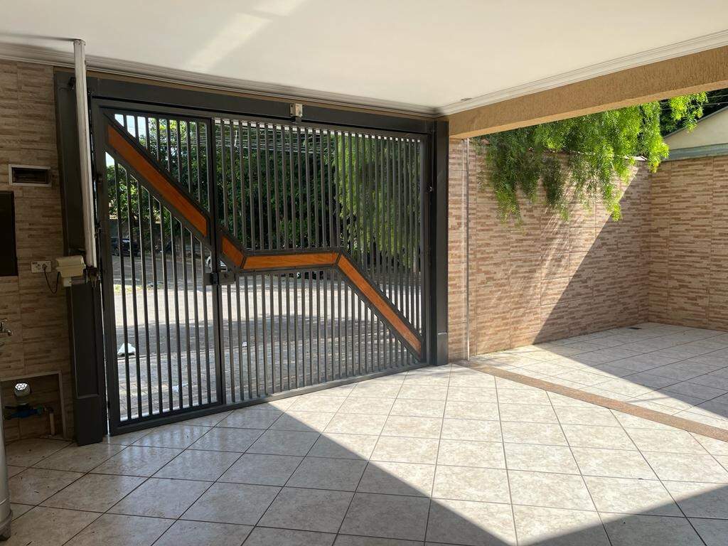 Casa para alugar, 3 quartos, 2 vagas, no bairro Santa Terezinha em Piracicaba - SP
