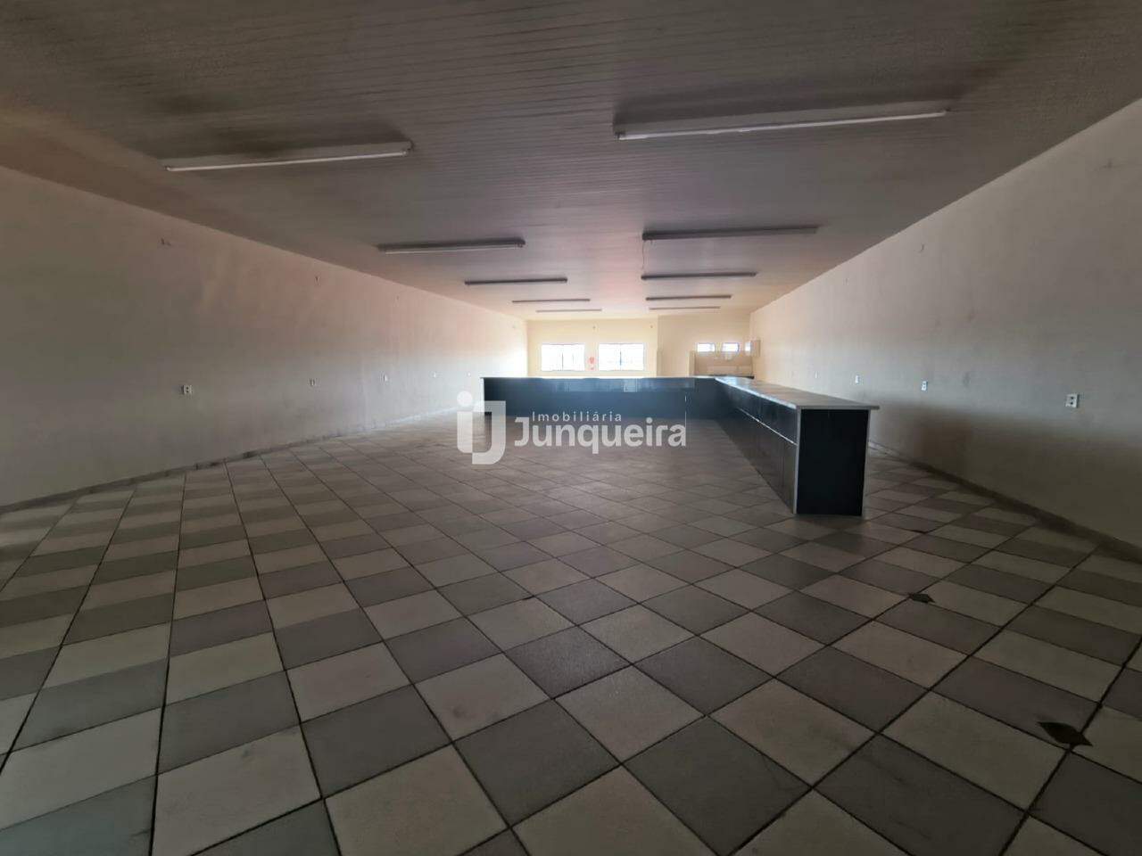 Salão para alugar, 4 vagas, no bairro Vila Sônia em Piracicaba - SP