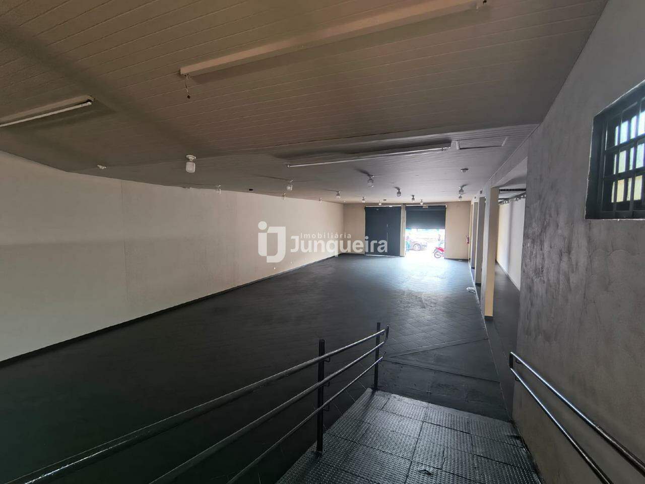 Salão para alugar, 4 vagas, no bairro Vila Sônia em Piracicaba - SP