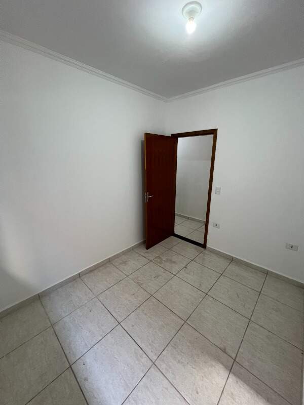 Casa para alugar, 3 quartos, sendo 1 suíte, 2 vagas, no bairro Jardim São Carlos em Rio das Pedras - SP